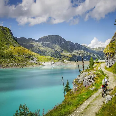 Pleasant Near Slope * 넨다즈